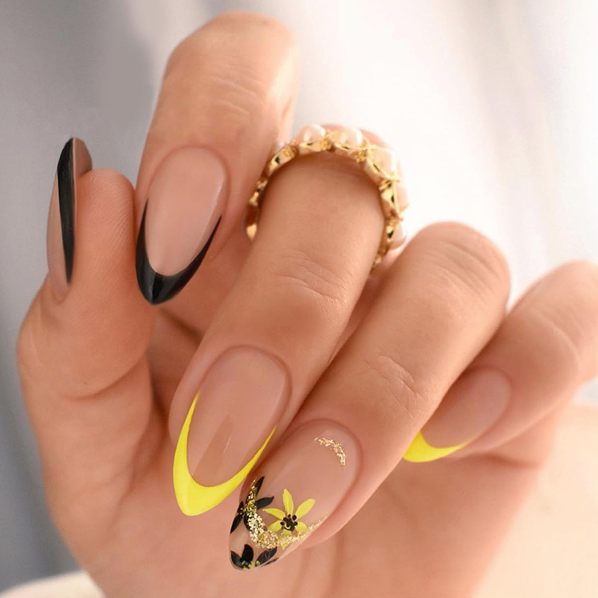 Stilettos Press on Nails White French Tip False Nails Glossy Extra Long Natural Glue on Nail Reusable Artificial Acrylic Stick on Nail for Women