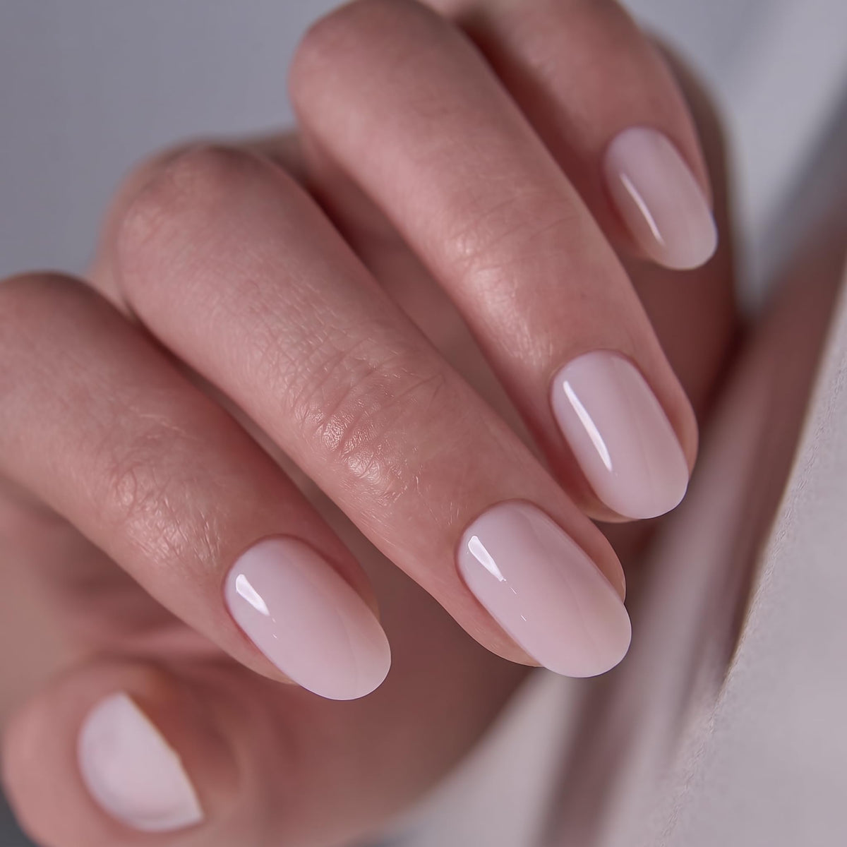 CurvLife Short Oval Chrome Nude Press On Nails, Champagne Pearl, Soft Gel | 32PCS 16 Sizes, Salon-Quality Natural Fake Nails, Curved Fit, 7-14 Day Glue-On Wear, Reusable Stick-On Nails, Press-On Kit
