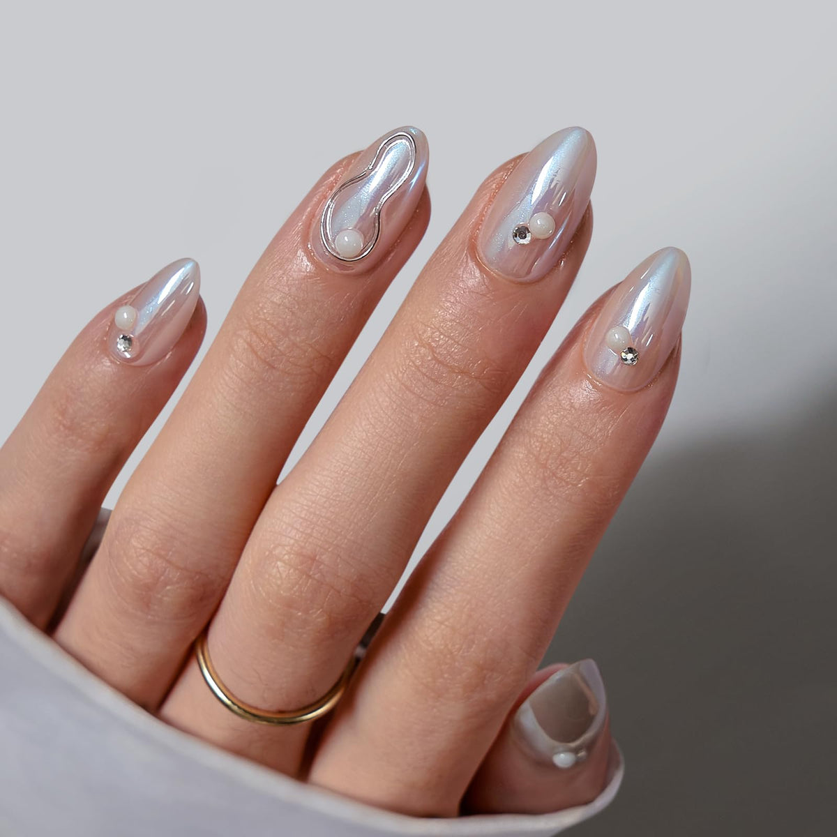 BTArtbox Press On Nails, Liquid Radiance, Medium Almond, Cat Eye, 32Ct | Lamp-Curable 4-Week Wear, Salon-Quality Natural Nails, 10-Minute Easy Daily Application, 16 Sizes, All-in-One Complete Kit