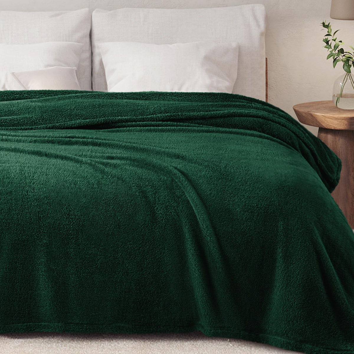 Exclusivo Mezcla Soft Plush Fleece Throw Blanket for Couch Camel