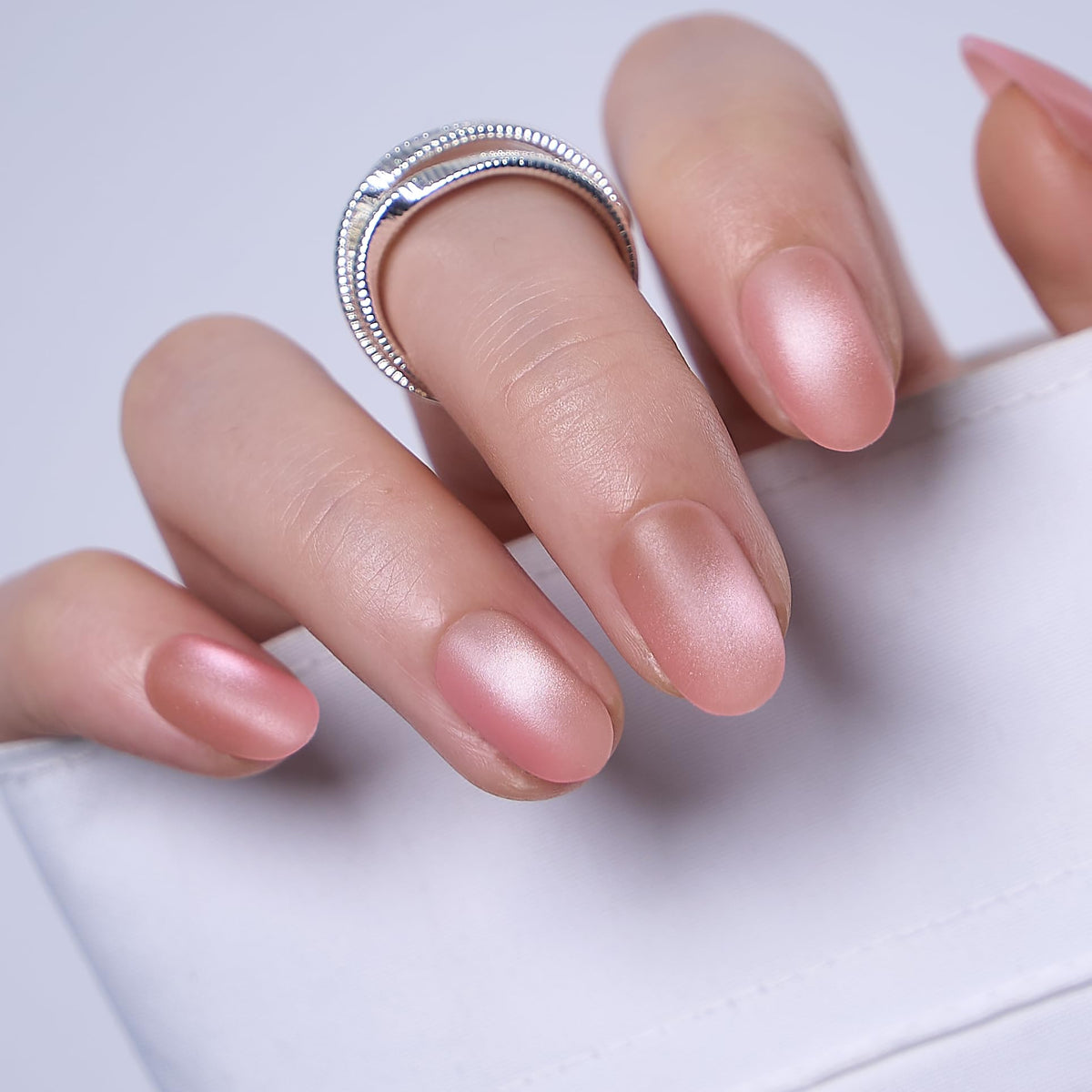 CurvLife Short Oval Chrome Nude Press On Nails, Champagne Pearl, Soft Gel | 32PCS 16 Sizes, Salon-Quality Natural Fake Nails, Curved Fit, 7-14 Day Glue-On Wear, Reusable Stick-On Nails, Press-On Kit
