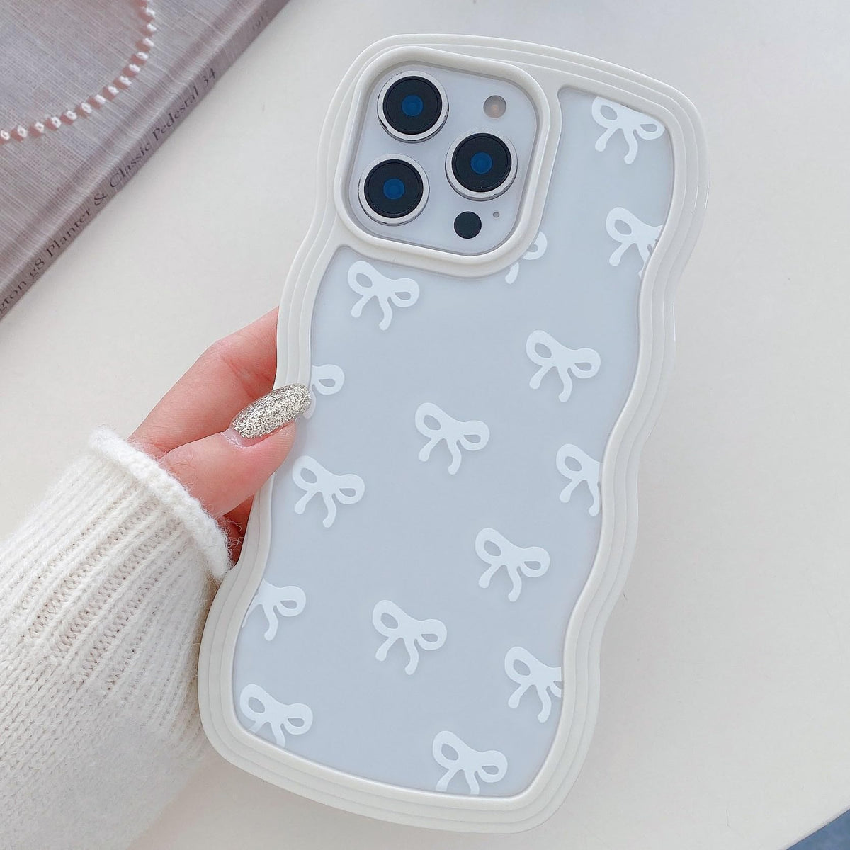 QLTYPRI Bow Case for iPhone 13/iPhone 14 Wavy Fame, Pink