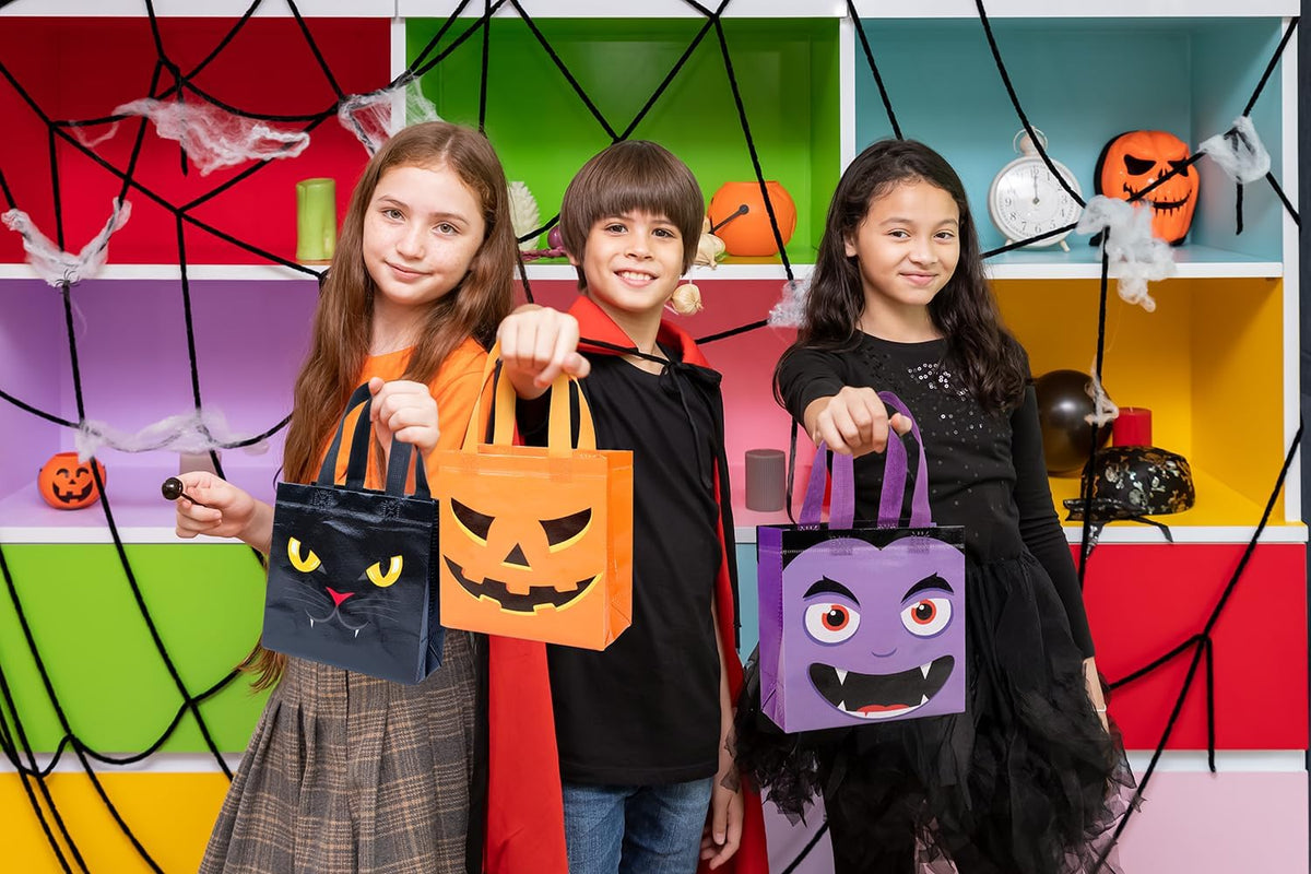 Jaywayang 8Pcs Halloween Trick or Treat Tote Bags with Handles ， Reusable Non-Woven Ghost Face Gift Bags for Adults Kids Gifts Wrapping, Party Supplies.