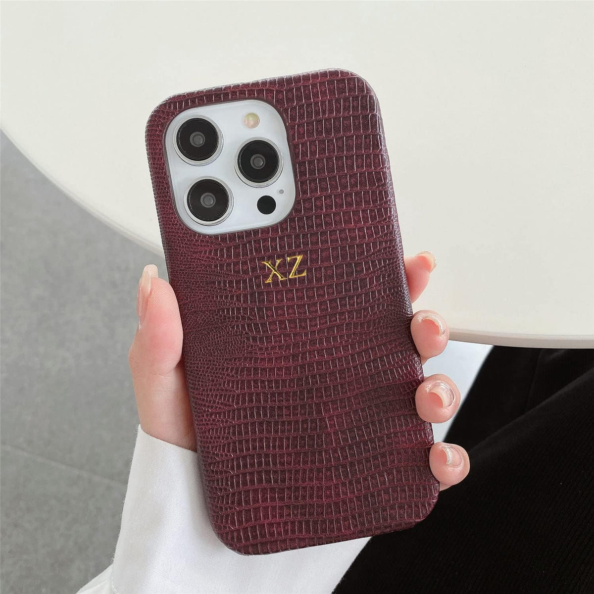 Personalise Gold Silver Initial Letters Leather Case for iPhone 14 15 16 17 Pro max 13 17 Pro Xs Max 12 11 XR 14 15 16 Plus 17air Luxury Lizard Skin Texture PU Cover (Burgundy)