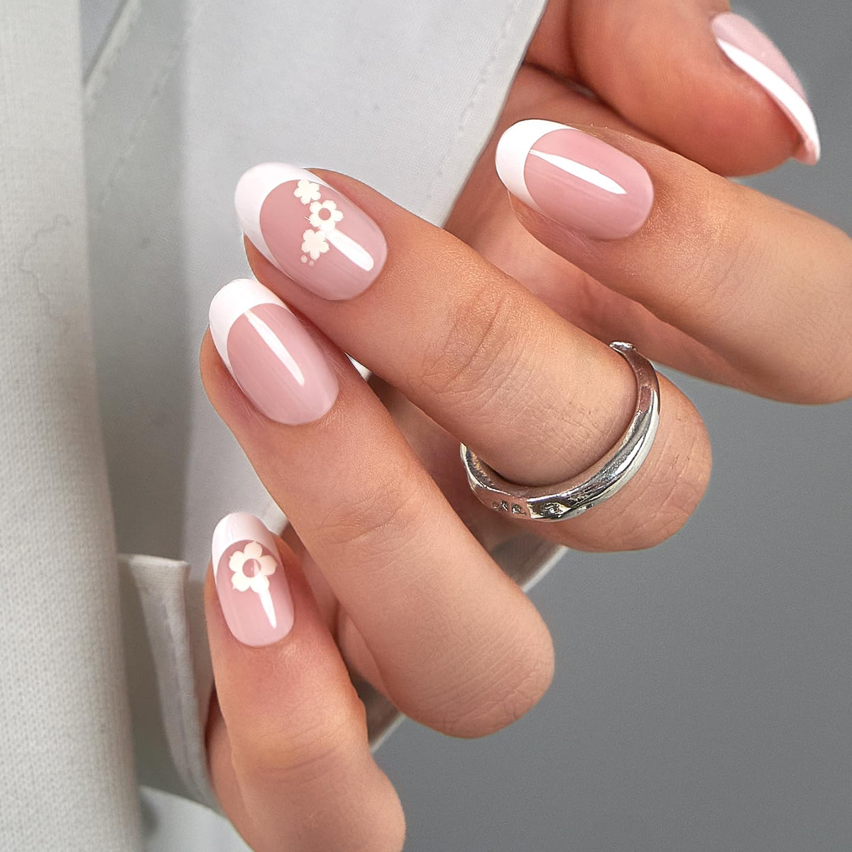 CurvLife Short Oval Chrome Nude Press On Nails, Champagne Pearl, Soft Gel | 32PCS 16 Sizes, Salon-Quality Natural Fake Nails, Curved Fit, 7-14 Day Glue-On Wear, Reusable Stick-On Nails, Press-On Kit