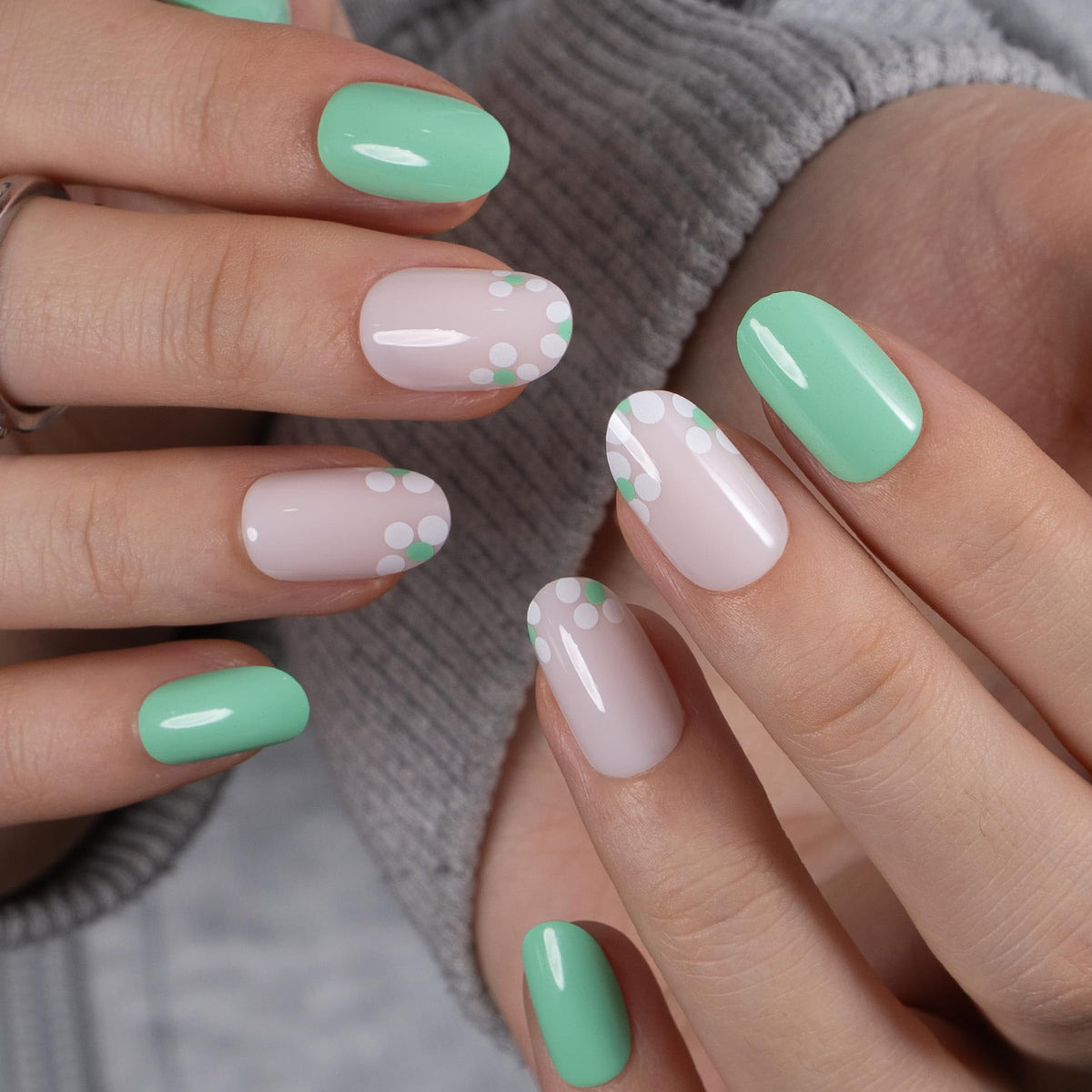 CurvLife Short Oval Chrome Nude Press On Nails, Champagne Pearl, Soft Gel | 32PCS 16 Sizes, Salon-Quality Natural Fake Nails, Curved Fit, 7-14 Day Glue-On Wear, Reusable Stick-On Nails, Press-On Kit