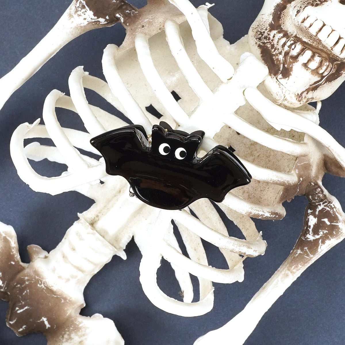Mini Halloween Holiday Hair Claw Clips for Girls Pumpkin Ghost Bat Spider Web Fun Hair Clips Cute Halloween Hair Accessories for Women 8pcs