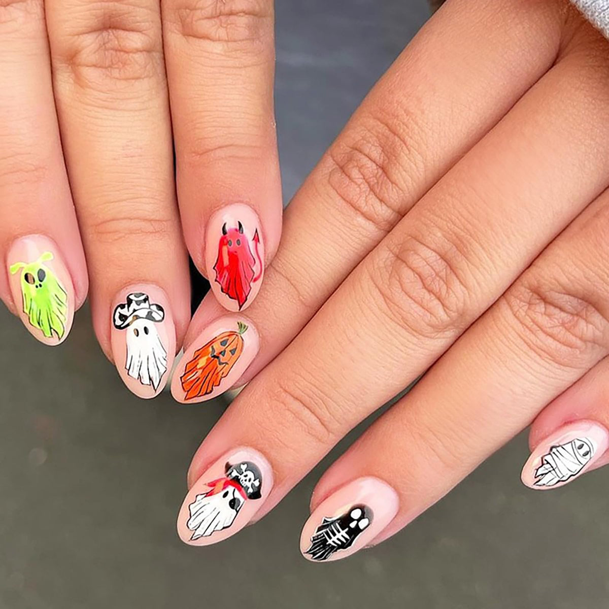 Halloween Press on Nails Medium Almond MABKJLF Fake Nails Glow in The Dark Full Cover Nightmare Christmas False Nails Glossy Glue on Nails Artificial Acrylic Nails for Women Girls 24 Pcs