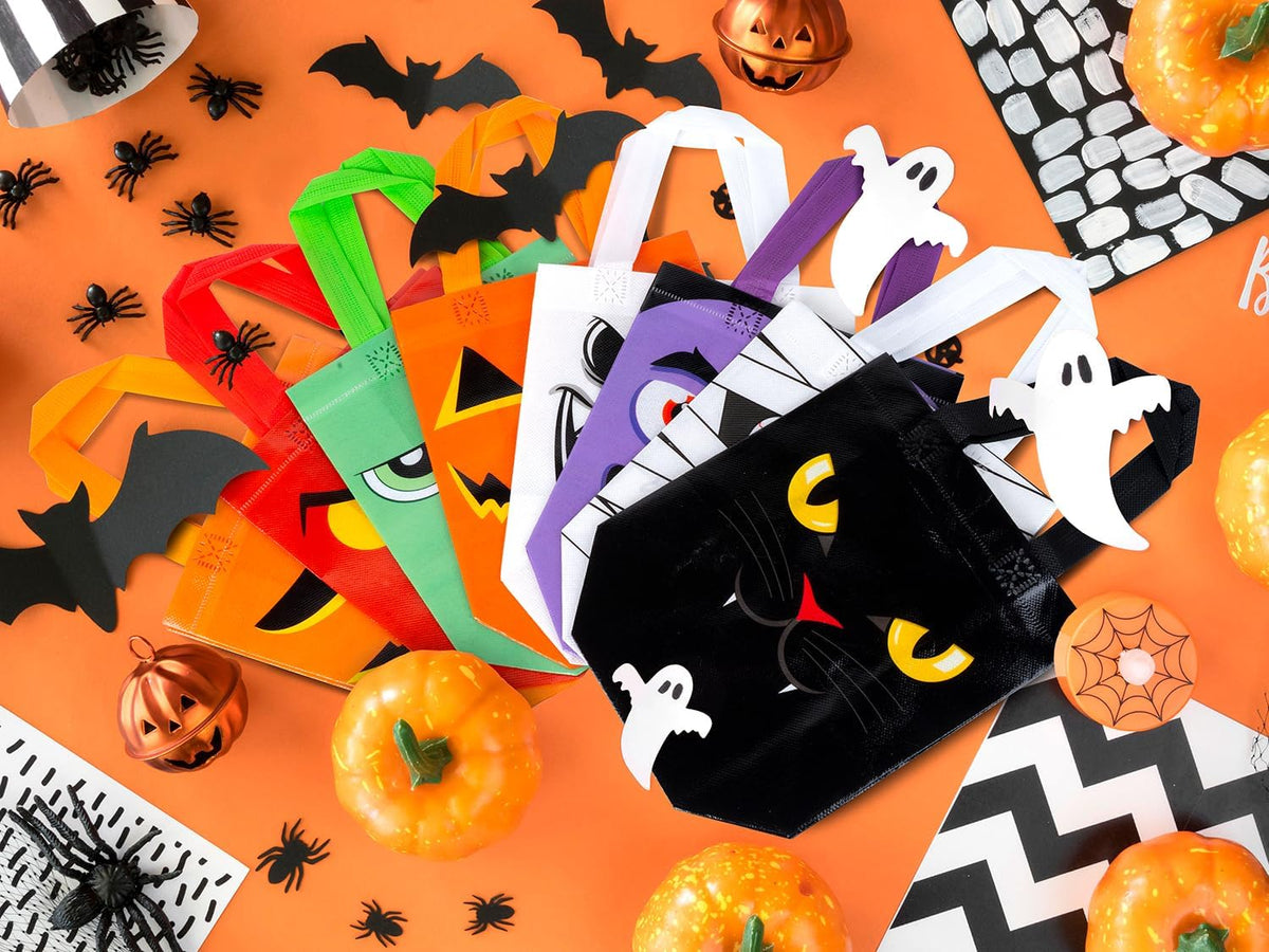 Jaywayang 8Pcs Halloween Trick or Treat Tote Bags with Handles ， Reusable Non-Woven Ghost Face Gift Bags for Adults Kids Gifts Wrapping, Party Supplies.