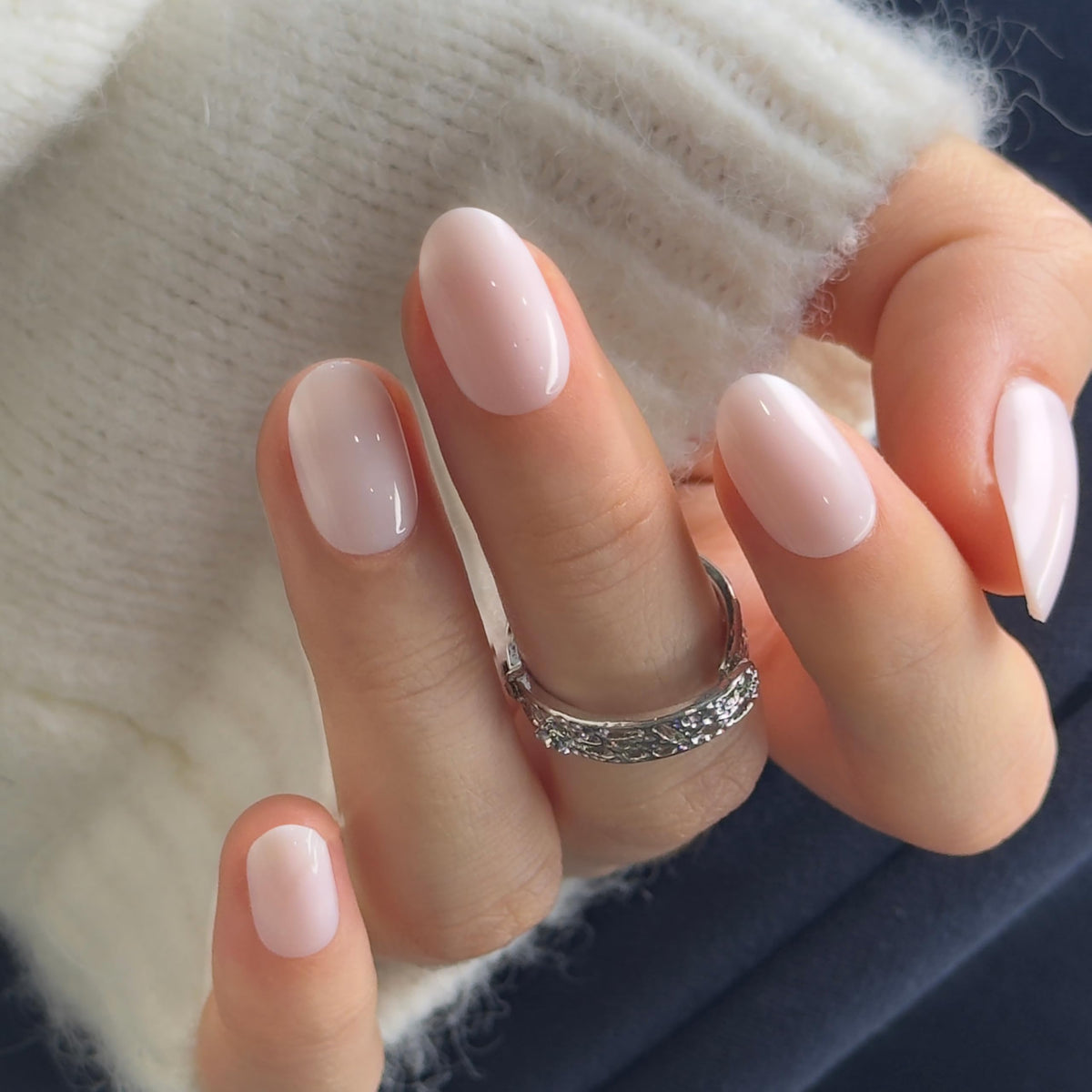 CurvLife Short Oval Chrome Nude Press On Nails, Champagne Pearl, Soft Gel | 32PCS 16 Sizes, Salon-Quality Natural Fake Nails, Curved Fit, 7-14 Day Glue-On Wear, Reusable Stick-On Nails, Press-On Kit