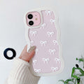 QLTYPRI Bow Case for iPhone 13/iPhone 14 Wavy Fame, Pink