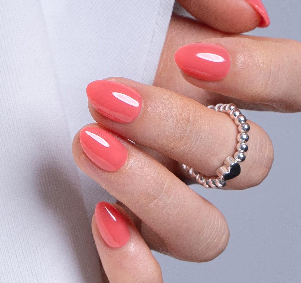CurvLife Oval Milky White Press On Nails Extra Short, Summer Soft Gel Reusable Fake Nails Kit with Glue & Tabs, 32Pcs 16Size Salon-Quality Stick On Nails for Women At-Home Manicure