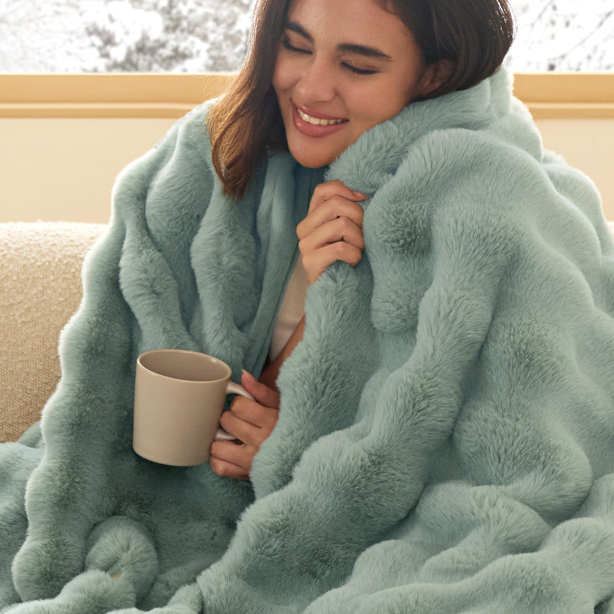 Bedsure Fluffy Bubble Faux Fur Throw Blanket, 50"x60", Cream