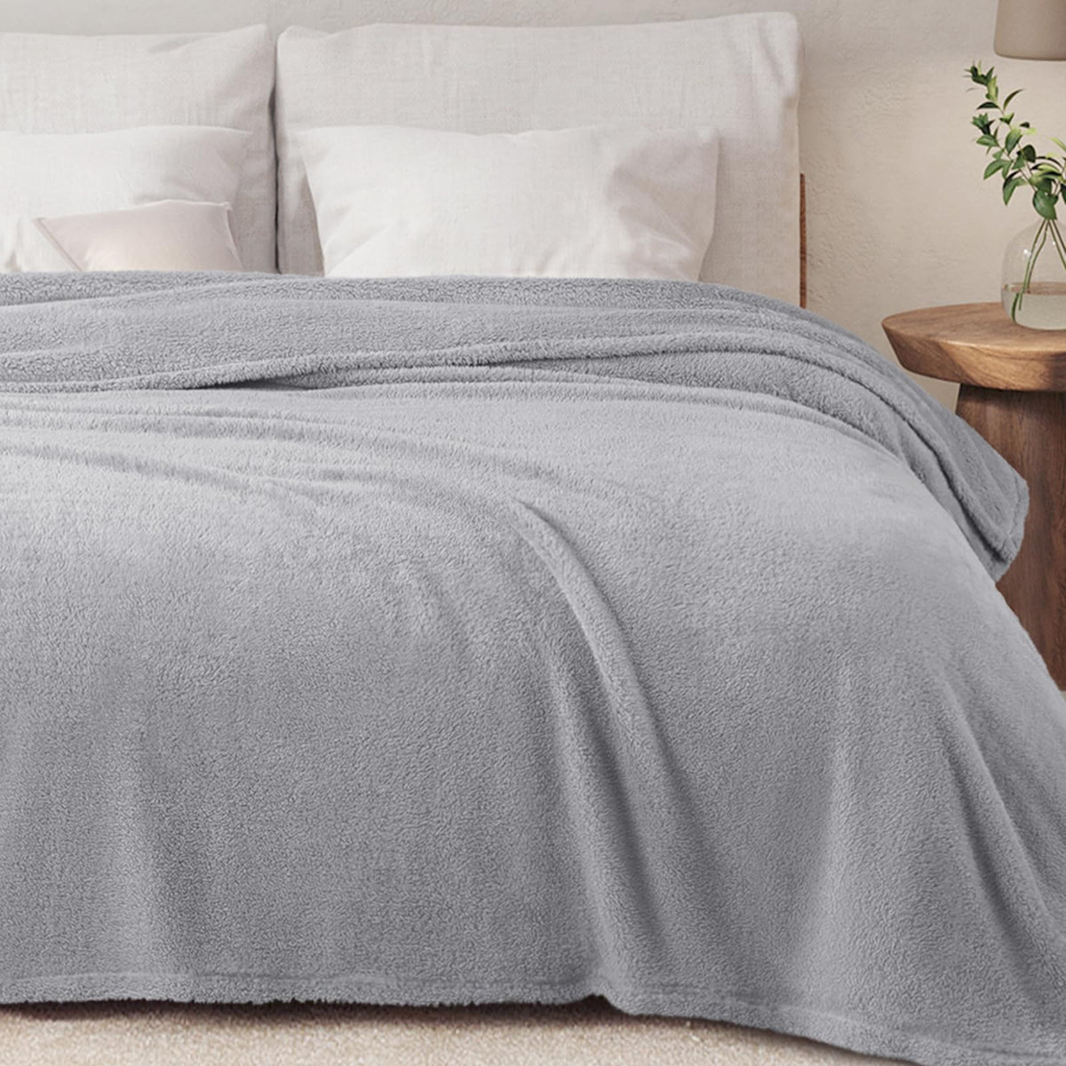 Exclusivo Mezcla Soft Plush Fleece Throw Blanket for Couch Camel