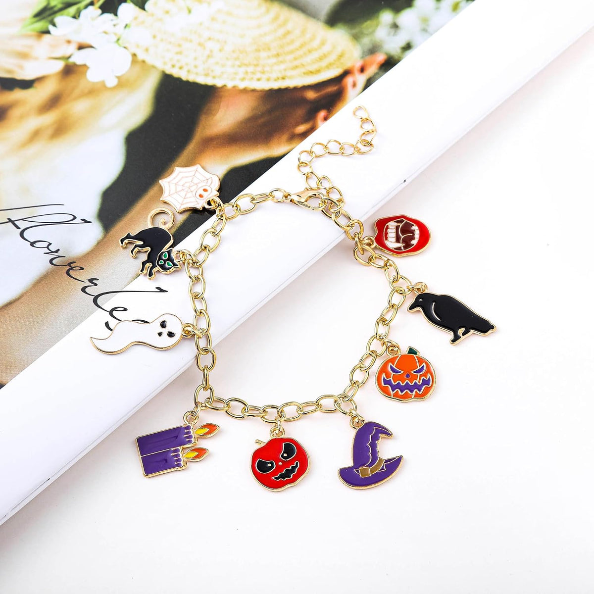 Christmas Charm Bracelet for Women,Santa Claus Snowman Tree Socks Pendant Bracelet,Adjustable Alloy Drop Bracelet for Women Xmas Party Costume Accessories Gift