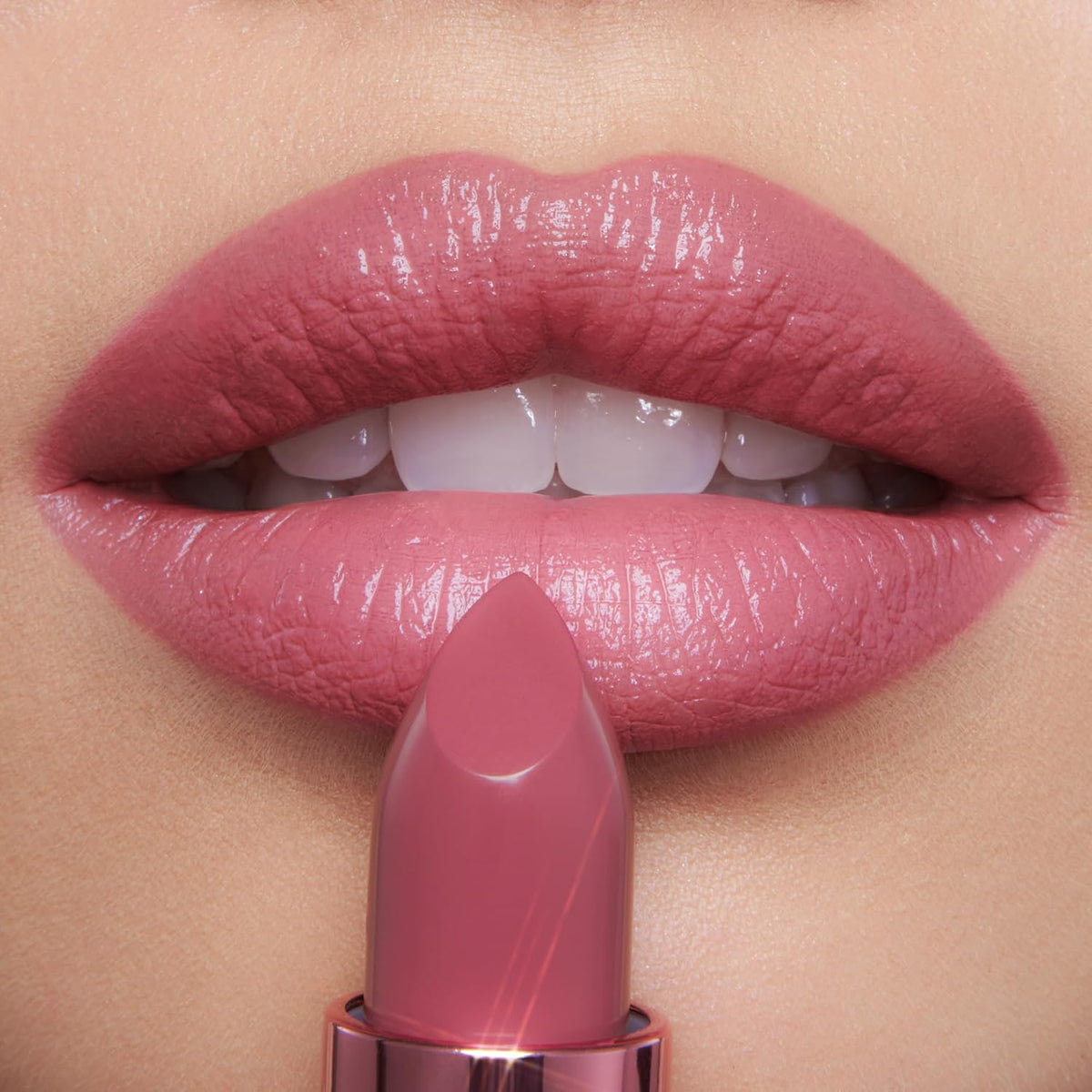 Charlotte Tilbury K.I.S.S.I.N.G Lipstick - Moisturizing & Hydrating Lipstick with Light-Diffusing Pigments for a Luminous Finish & Fuller-Looking Lips