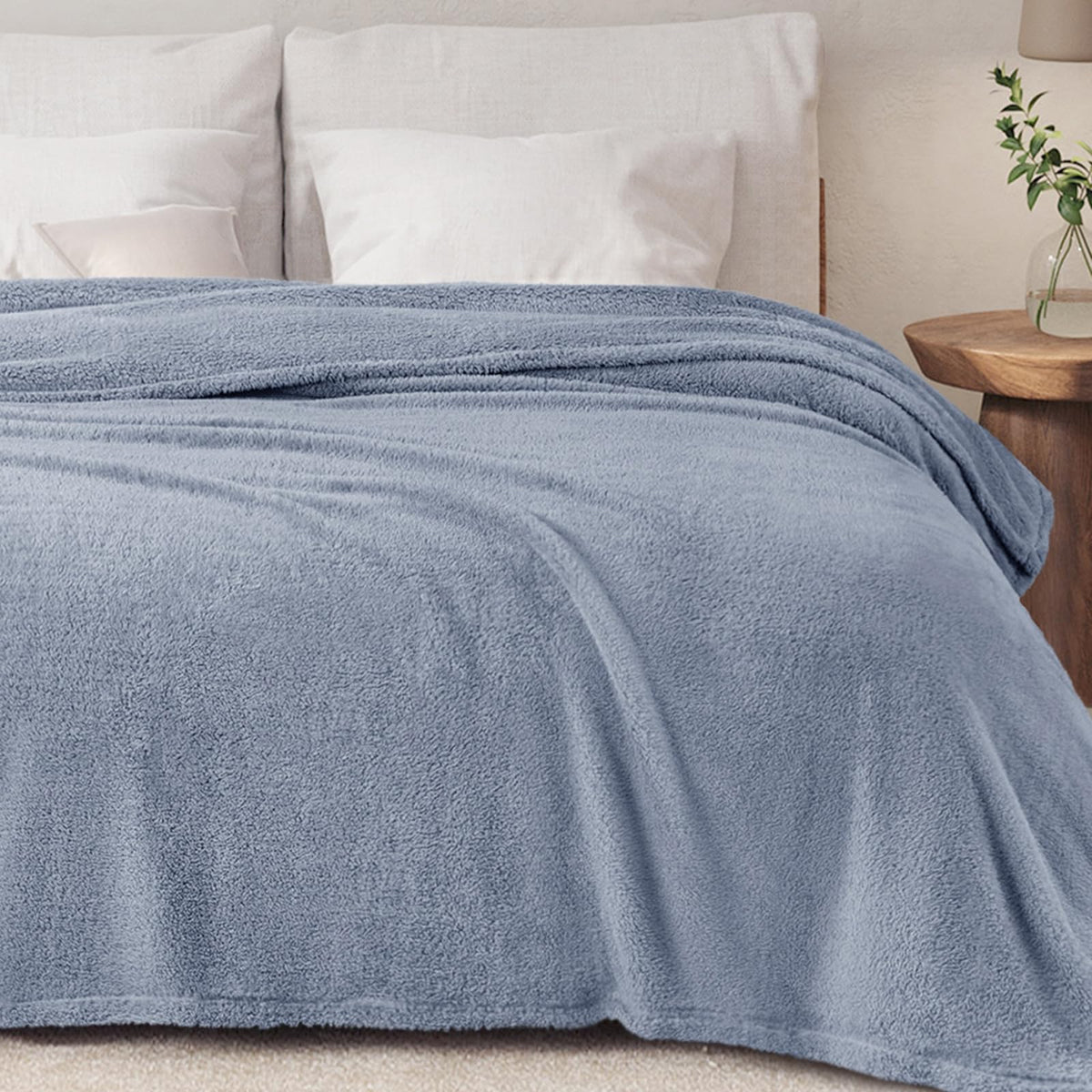 Exclusivo Mezcla Soft Plush Fleece Throw Blanket for Couch Camel