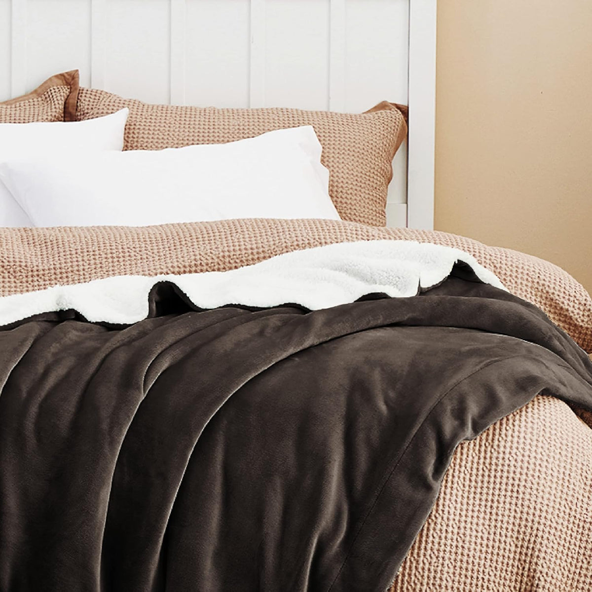 Bedsure GentleSoft Sherpa Fleece Blanket Queen Size for Bed, Non-Heated, Thick and Warm Throw for Women and Men, Soft Fuzzy Plush Queen Blanket for Winter, Brown, 90x90 Inches