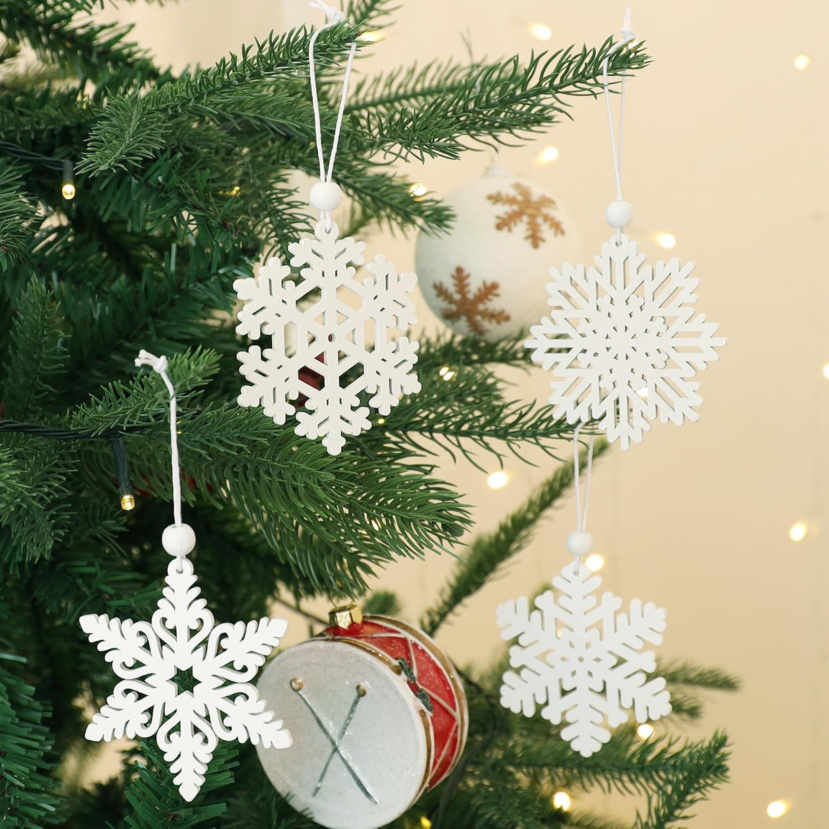 16 Pieces White Snowflakes Ornaments Christmas Tree Decorations