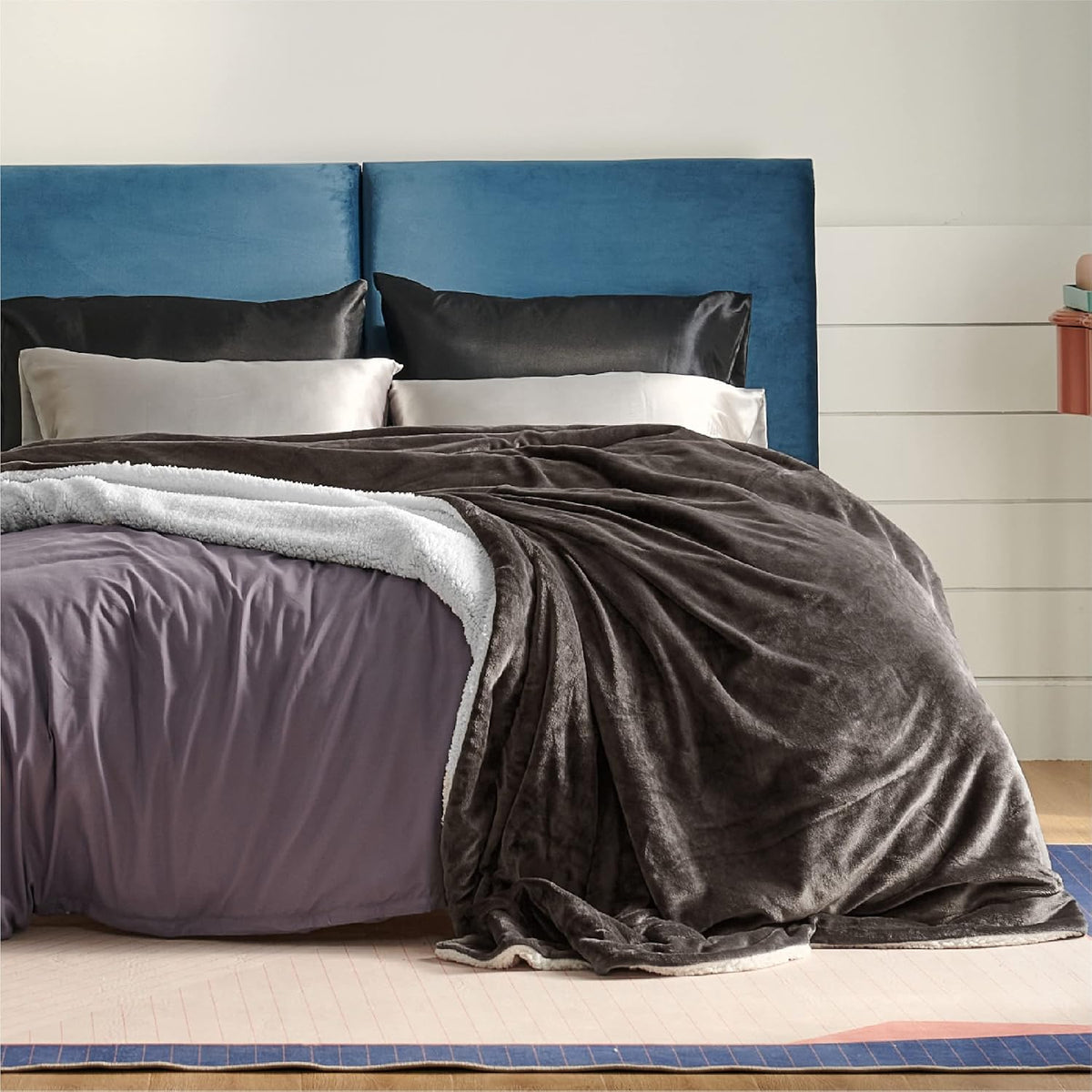 Bedsure GentleSoft Sherpa Fleece Blanket Queen Size for Bed, Non-Heated, Thick and Warm Throw for Women and Men, Soft Fuzzy Plush Queen Blanket for Winter, Brown, 90x90 Inches