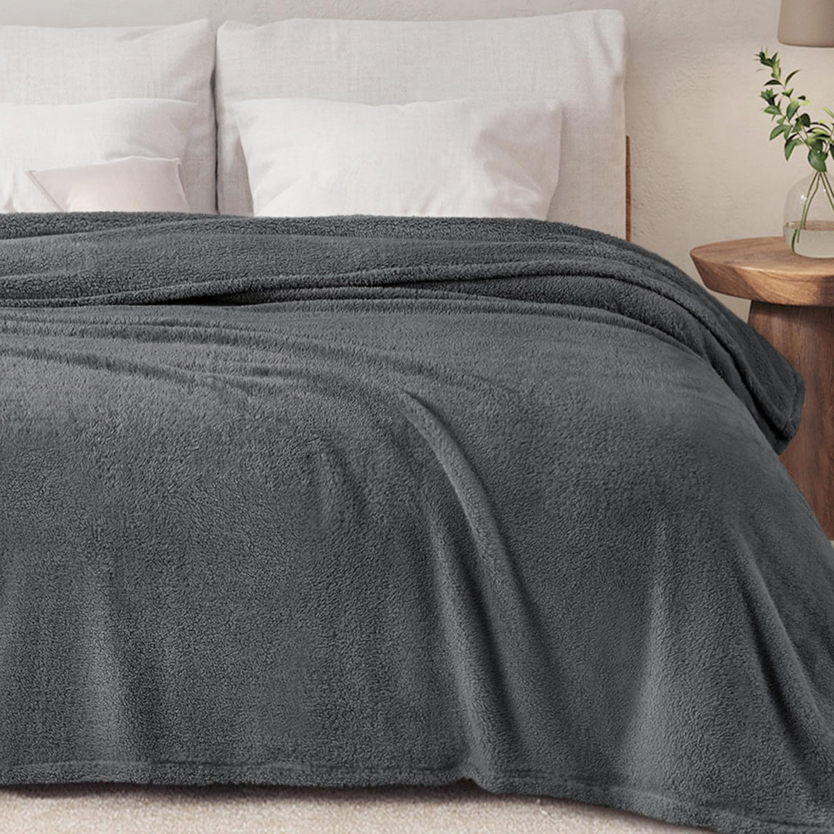 Exclusivo Mezcla Soft Plush Fleece Throw Blanket for Couch Camel
