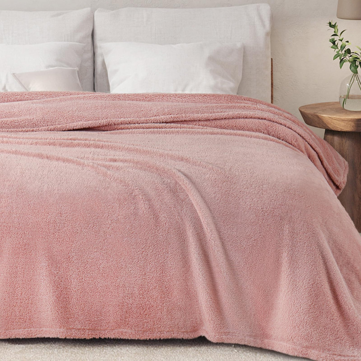 Exclusivo Mezcla Soft Plush Fleece Throw Blanket for Couch Camel