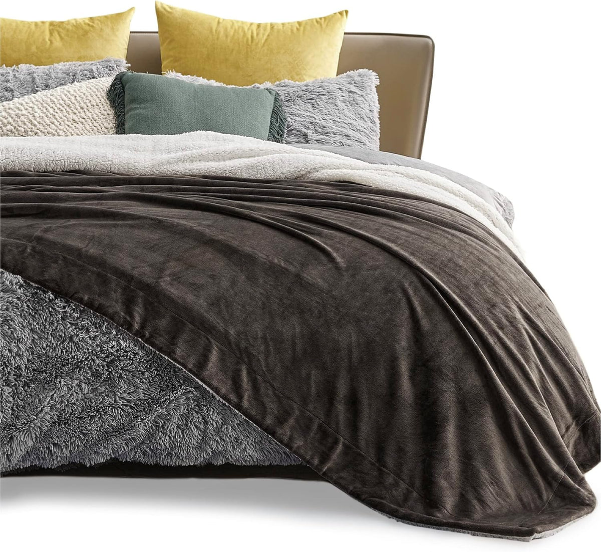 Bedsure GentleSoft Sherpa Fleece Blanket Queen Size for Bed, Non-Heated, Thick and Warm Throw for Women and Men, Soft Fuzzy Plush Queen Blanket for Winter, Brown, 90x90 Inches