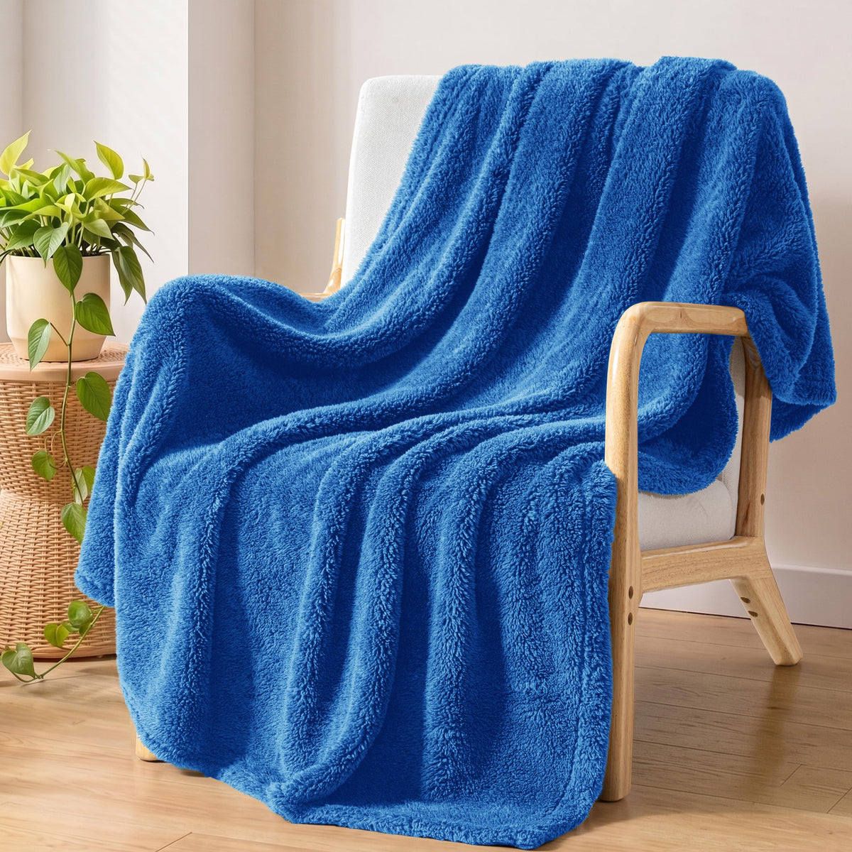 Exclusivo Mezcla Soft Plush Fleece Throw Blanket for Couch Camel
