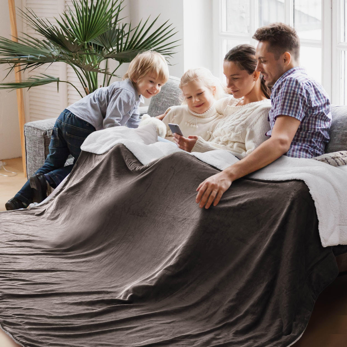 Bedsure GentleSoft Sherpa Fleece Throw Blanket for Couch, Non-Heated, Thick and Warm Throw for Women and Men, Soft Fuzzy Plush Weight Blanket for Winter, Navy, 50x60 Inches