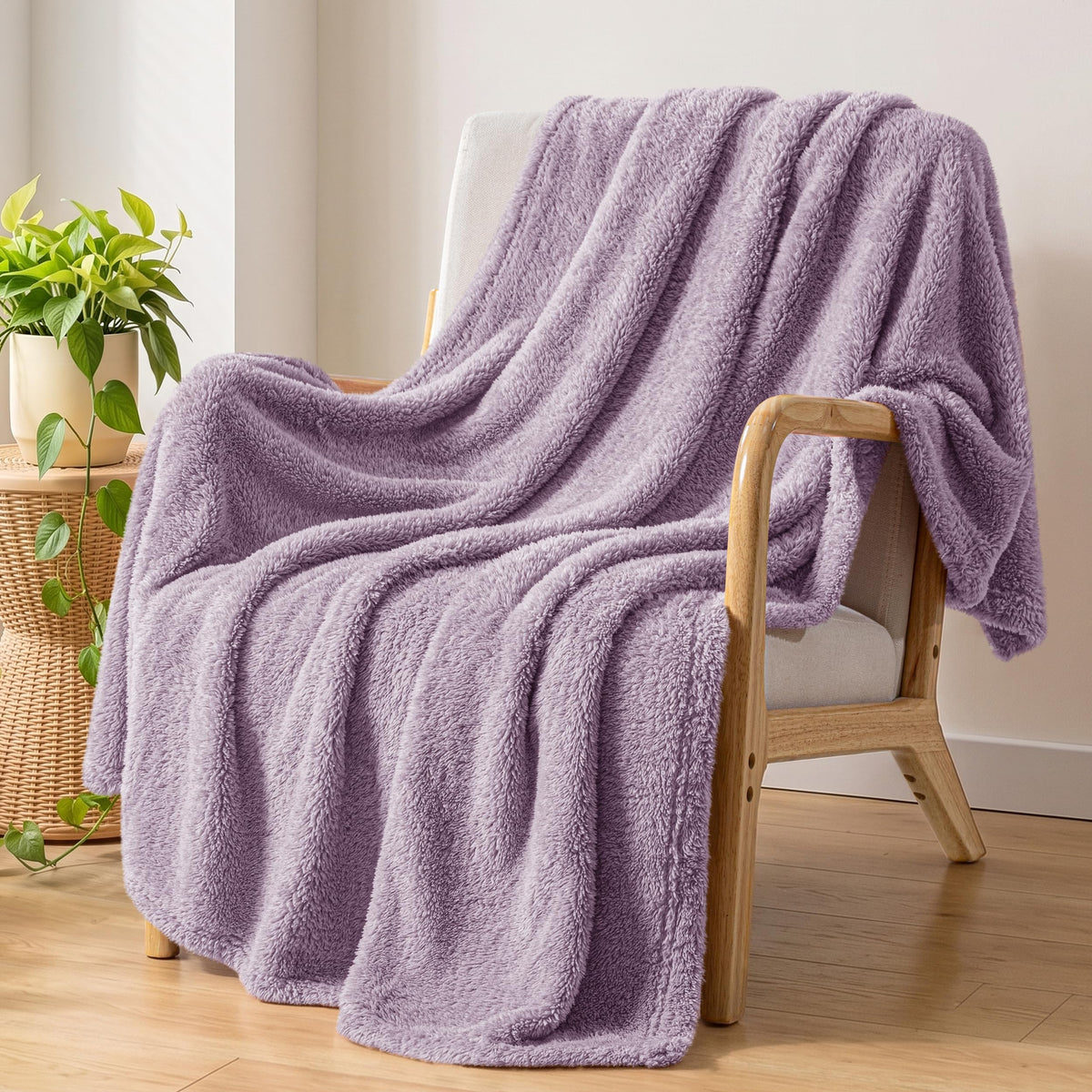 Exclusivo Mezcla Soft Plush Fleece Throw Blanket for Couch Camel