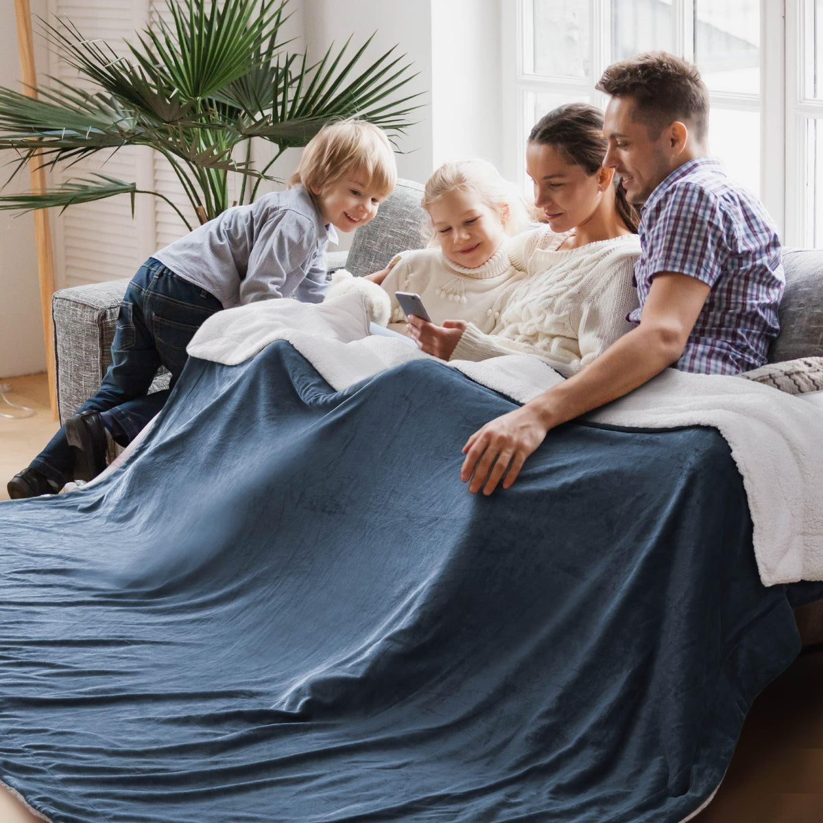 Bedsure GentleSoft Sherpa Fleece Throw Blanket for Couch, Non-Heated, Thick and Warm Throw for Women and Men, Soft Fuzzy Plush Weight Blanket for Winter, Navy, 50x60 Inches