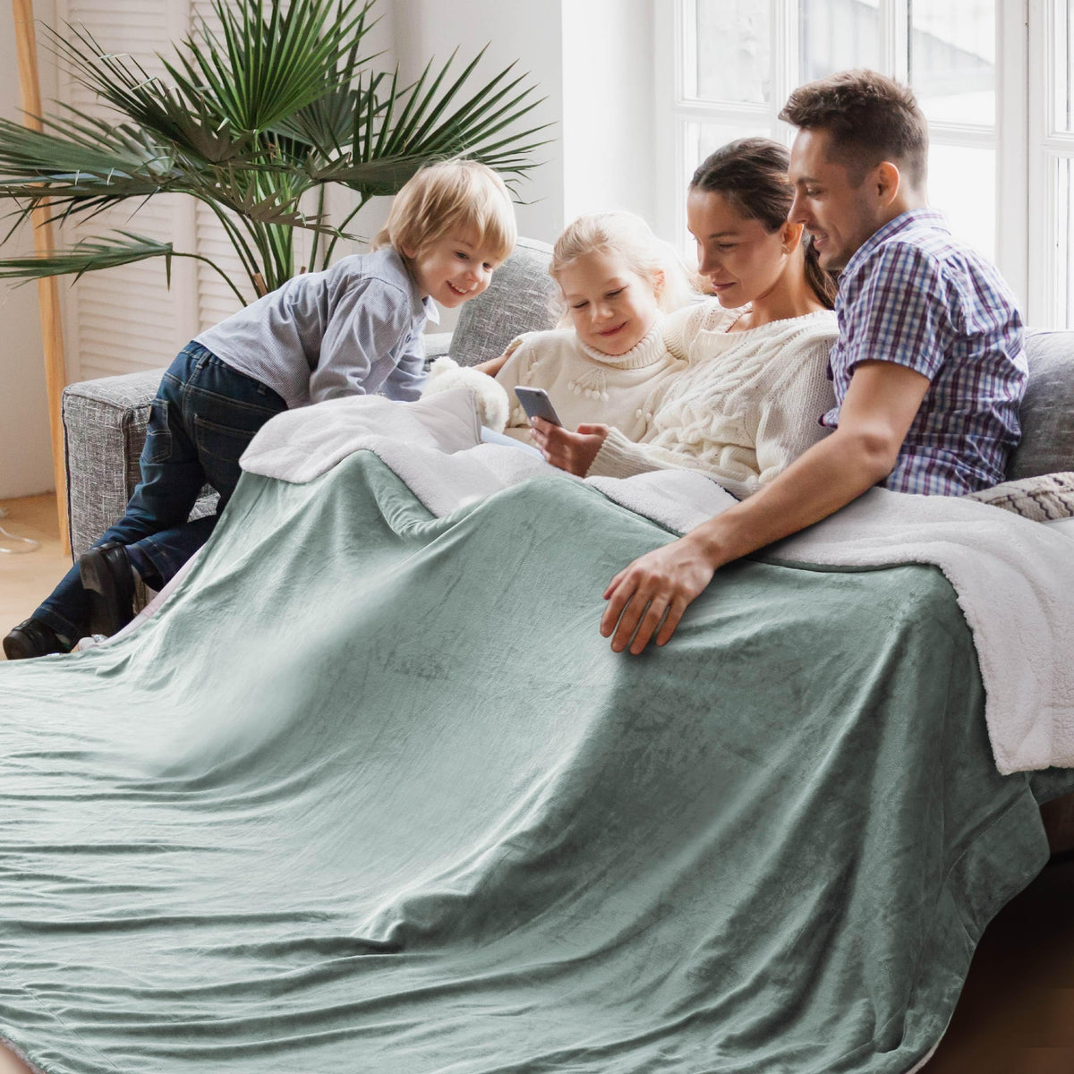 Bedsure GentleSoft Sherpa Fleece Throw Blanket for Couch, Non-Heated, Thick and Warm Throw for Women and Men, Soft Fuzzy Plush Weight Blanket for Winter, Navy, 50x60 Inches