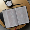 KJV Holy Bible: Giant Print with 53,000 Cross References, Deluxe Black Leathersoft, Red Letter, Comfort Print: King James Version